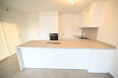 RUIM & SUBLIEM appartement met AUTOSTAANPLAATS nabij centrum Sint-Kruis - Foto 3