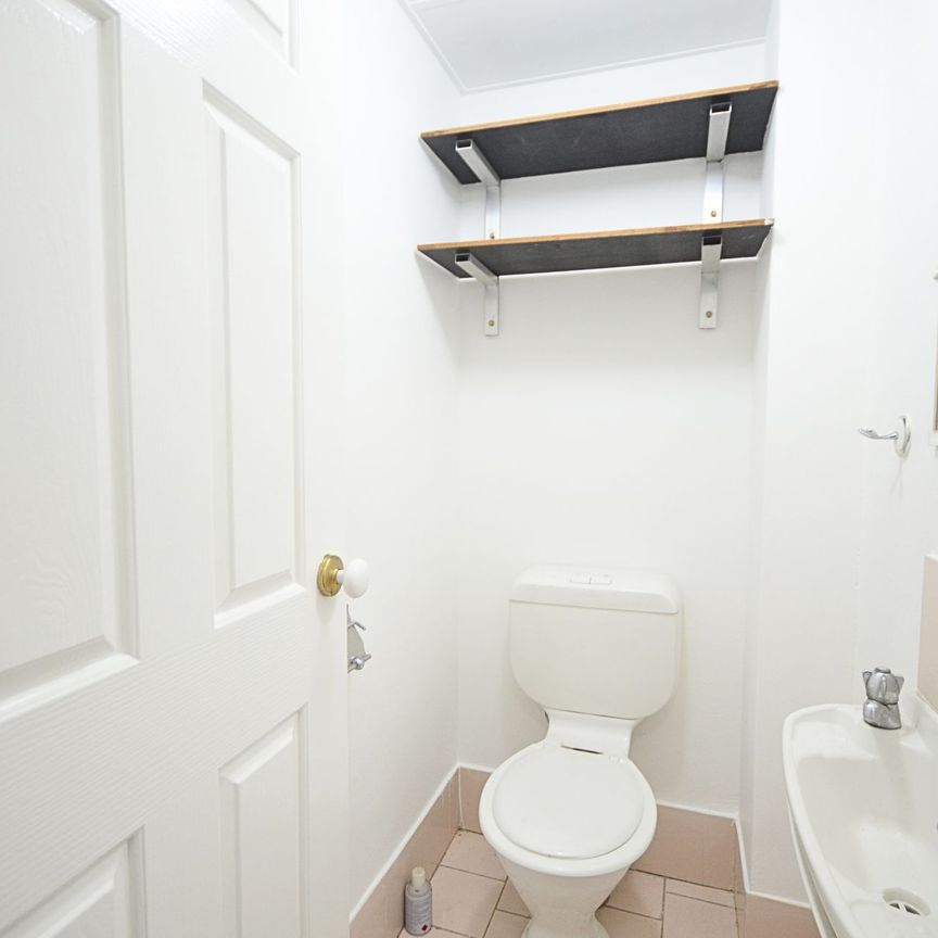 2 Bedroom Plus Study Unit in Handy Location&excl; - Photo 1