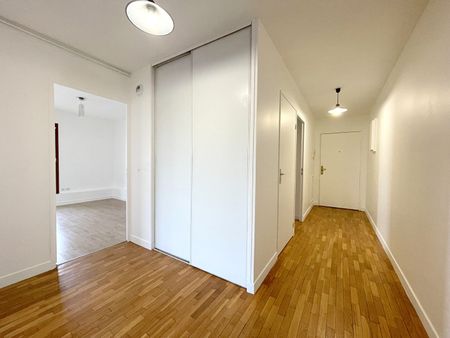 Suresnes (92150) Appartement Familial 6 pièces - 112.50 m2 avec 2 balcons et 1 parking - Photo 3