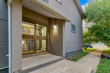 2 Bedroom - Photo 4