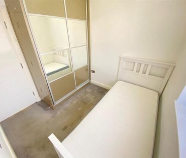1 bedroom in a house share to rent - Photo 5