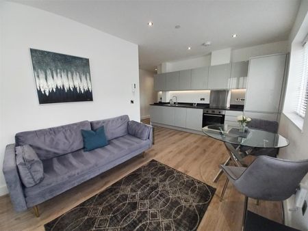 1 BED Apartment To rent - Photo 4