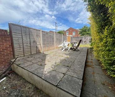 Milton Road, SO15 - Photo 4