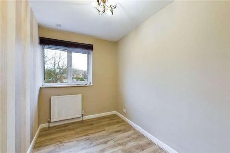 Clayton Road, Farnborough, Hampshire, GU14 - Photo 5