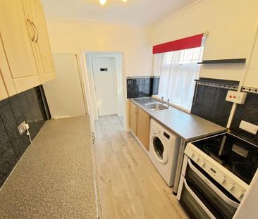 3 bedroom semi-detached house to rent - Photo 6