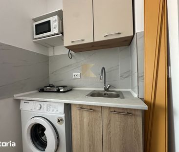 Camera cu baie, renovata complet, etaj 3,. Serii 2, prima inchiriere - Photo 3