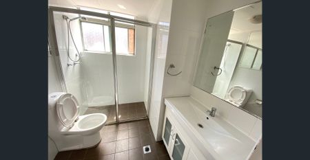 MODERN COMFORT, POOLSIDE LIFESTYLE! - Photo 5