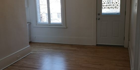 Logement Situé Au 3e . Beau Triplex - Photo 3