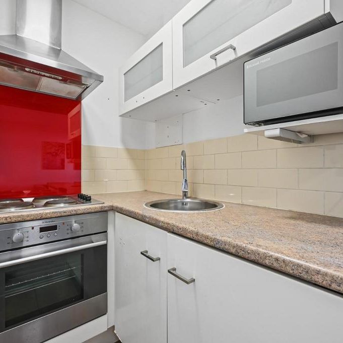 Studio to rent - Photo 1