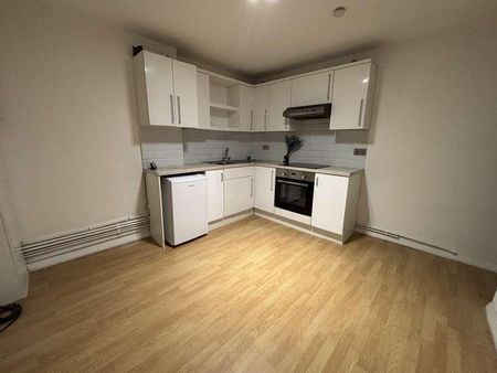 Salisbury Road, Barnet, EN5 - Photo 2