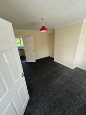 2 bedroom semi-detached house to rent - Photo 3