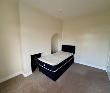 To Let 3 Bed House - Terraced Station Road, Greenfield £900 pcm - Photo 4