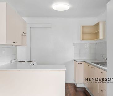 CHARMING FAMILY COMFORT IN A PRIME LOCATION - Photo 5