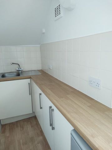 Studio Flat, Salisbury Road, M21 - Photo 5