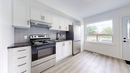 For Lease - 253 Oakwood Avenue Unit# 1, Toronto, Ontario - Photo 4