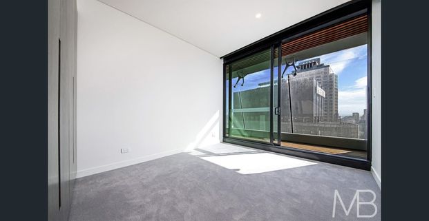 LUXURY SKY RESIDENCE IN THE ICONIC GREENLAND CENTRE - Photo 1