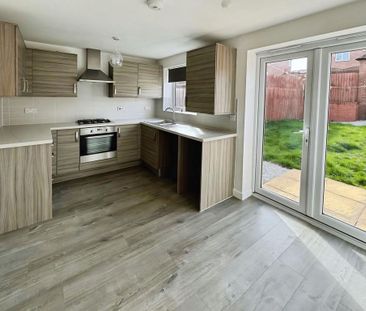 3 bedroom semi-detached house to rent - Photo 5