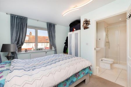 3 bedroom apartment to rent - Photo 3