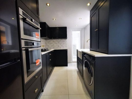 6 bedroom terraced house to rent - Photo 1