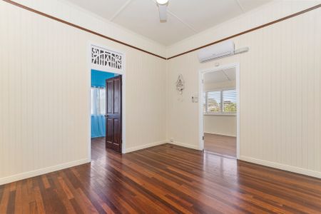 28 Cavendish Street, Pimlico QLD 4812 - House For Rent - $800 | Domain - Photo 3