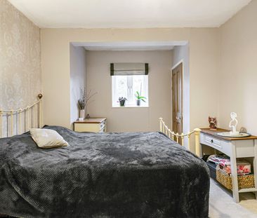 Alexandra Road, Englefield Green, Egham, Surrey, TW20 0RR - Photo 5
