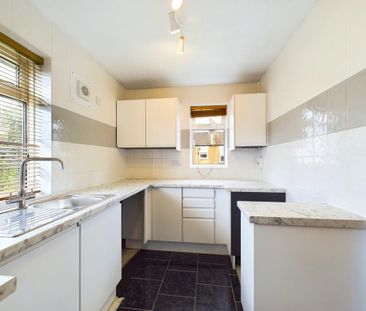 2 bedroom maisonette to rent - Photo 3