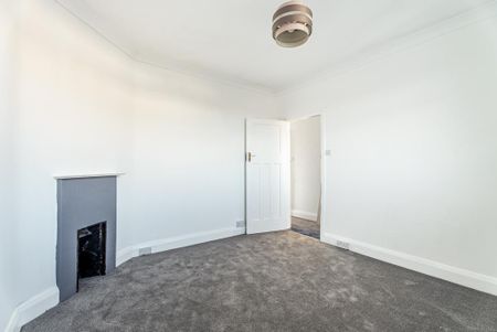 2 bedroom maisonette to rent - Photo 5