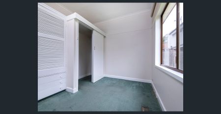 7 Gordon Street ESSENDON - Photo 2