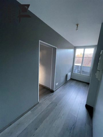 Location appartement 3 pièces - 75m² à Descartes (37160) - Photo 4