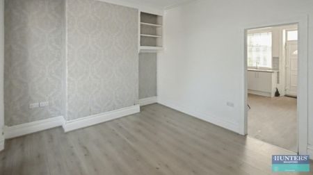 3 bedroom House To Let - Photo 2