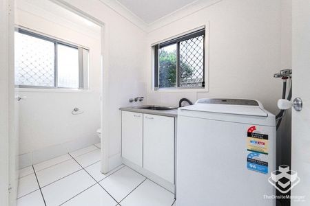 Beautiful Home with NO water bill! - Photo 5