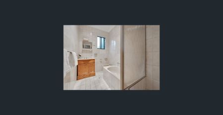 Stylish Family Home in Prime Rostrevor - Photo 2