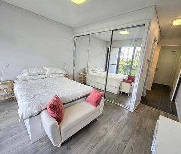 Sleek Urban Sanctuary in a Rapidly Growing Pocket - Photo 2