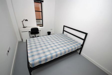 6 bedroom flat to rent - Photo 3