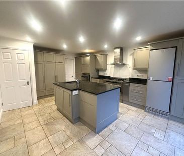 4 bedroom detached house to rent - Photo 3