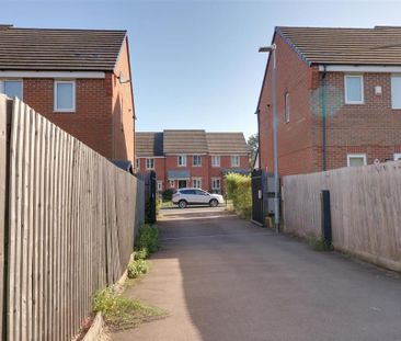 2 bedroom terraced house to rent - Photo 4