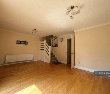 4 bedroom semi-detached house to rent - Photo 1