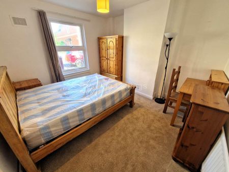 4 bedroom terraced house to rent - Photo 2