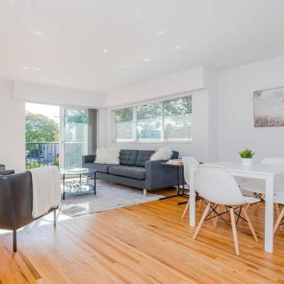 Kitsilano-Character-Private-BIG BALCONY-Wood floors-DISHWASHER -BRIGHT - Photo 4