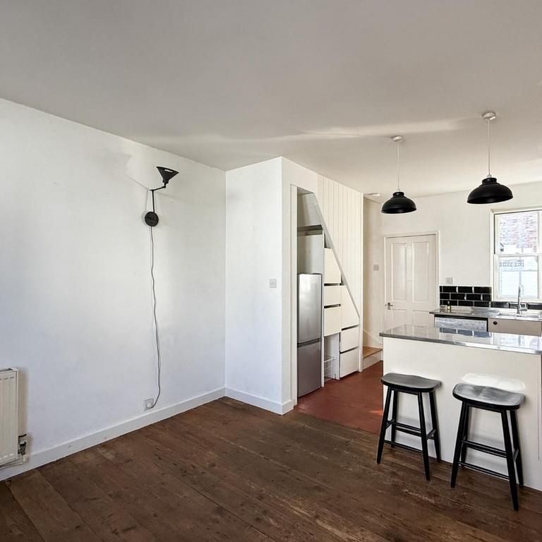 2 bedroom terraced house to rent - Photo 1