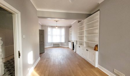 Plumstead Common Road, London, SE18 - Photo 2