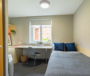1 bedroom in a flat share to rent - Photo 6