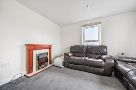 4 bedroom detached house to rent - Photo 4