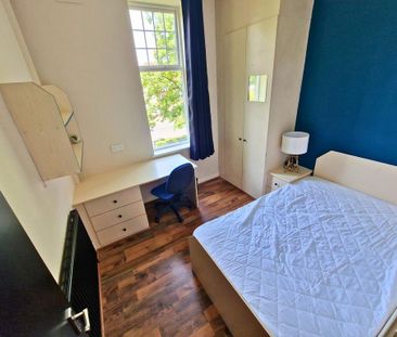 1 bedroom in a flat share to rent - Photo 5