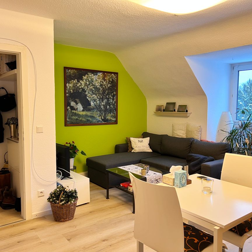 Frankenforst: Gemütliches Wohnen im Dachgeschoss - Photo 1