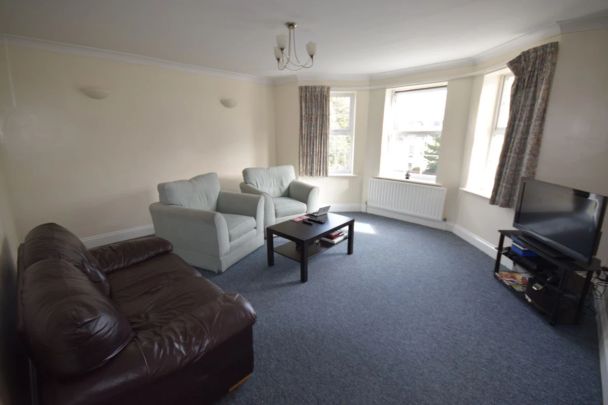 To Rent Queens Road, Westbourne, Bournemouth, BH2 £1,330 pcm Tenancy Info - Photo 1