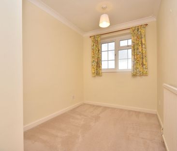 3 bedroom mid terraced house to rent, - Photo 4