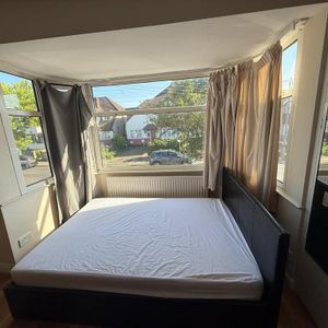 House share to rent - Photo 2