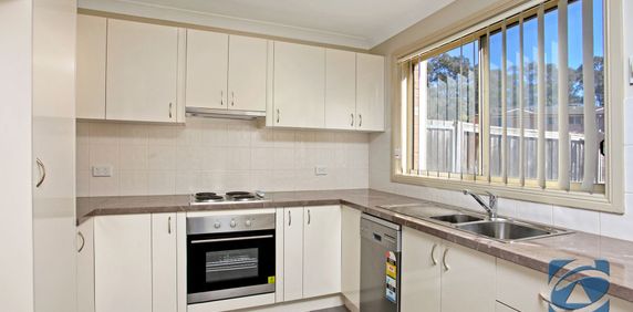 LOCATED CLOSE TO PUBLIC TRANSPORT AND SHOPS - Photo 2