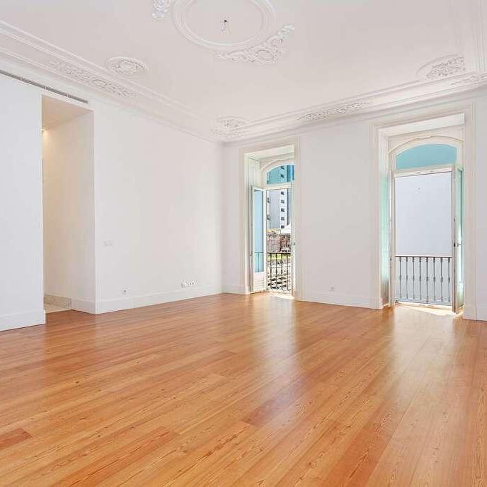 1 Bedroom Apartment with parking, Avenida da Liberdade, Lisboa - Foto 1